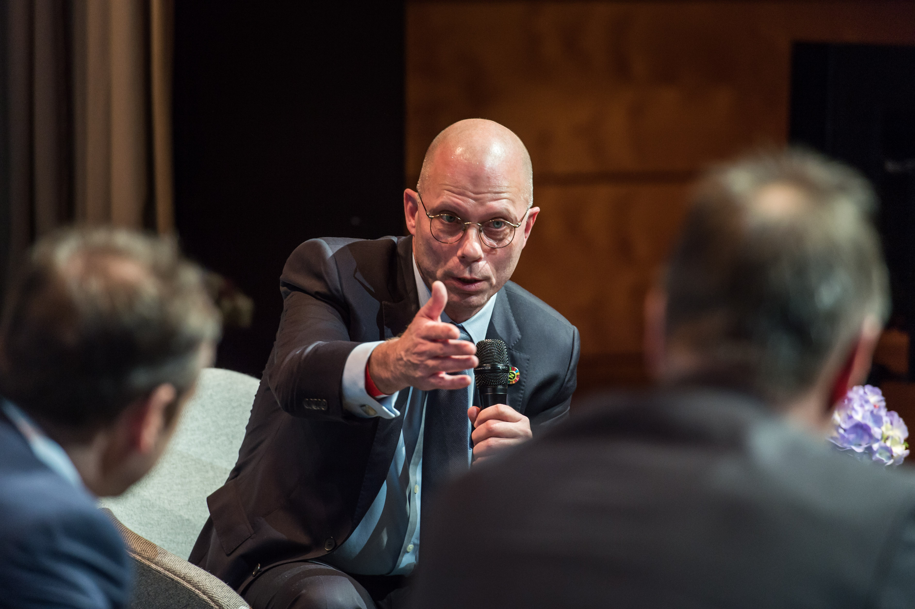 Günther Bachmann in Panel-Moderation, Nachhaltigkeitspreis, Foto © Ralf Rühmeier